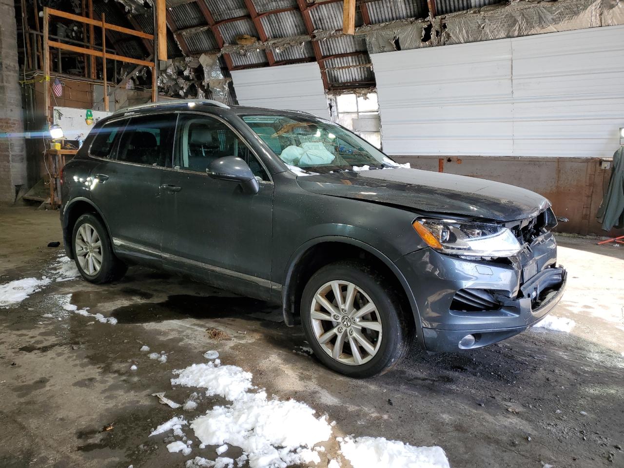 Lot #3026013999 2013 VOLKSWAGEN TOUAREG V6