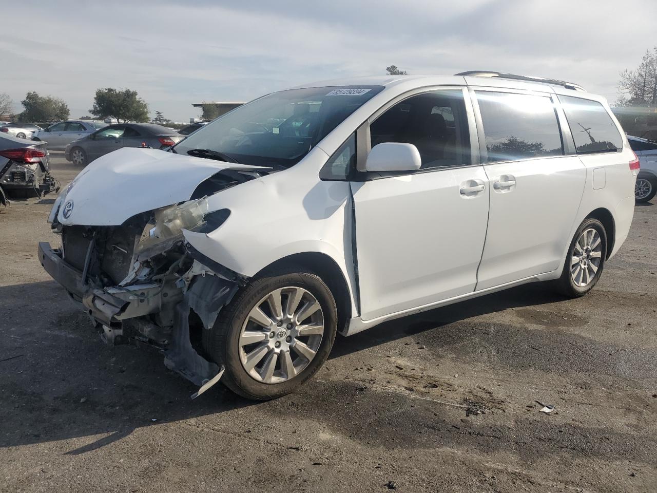  Salvage Toyota Sienna