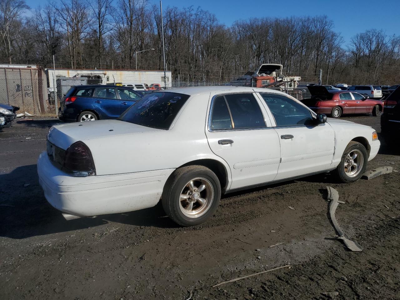 Lot #3041903886 2001 FORD CROWN VICT