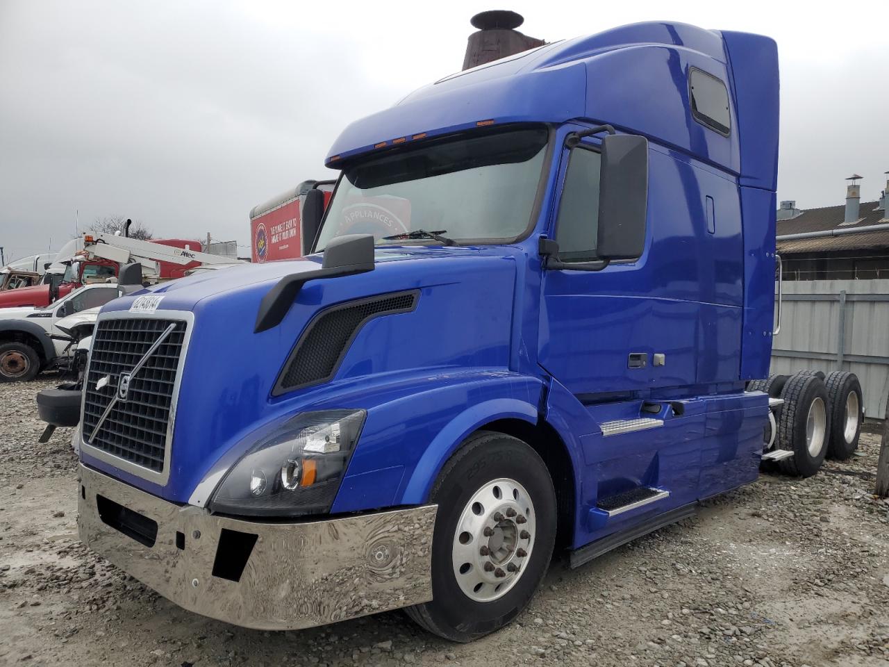 Lot #3024687647 2013 VOLVO VN VNL