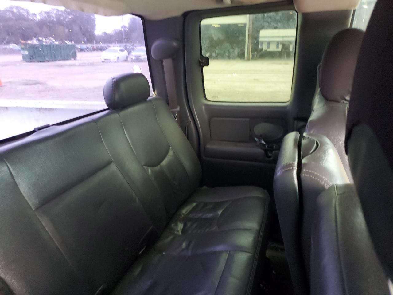 Lot #3027030801 2004 GMC NEW SIERRA