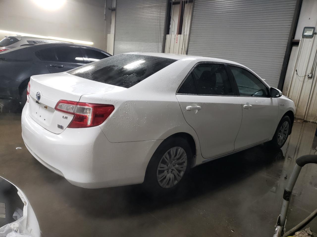 Lot #3025959961 2012 TOYOTA CAMRY HYBR