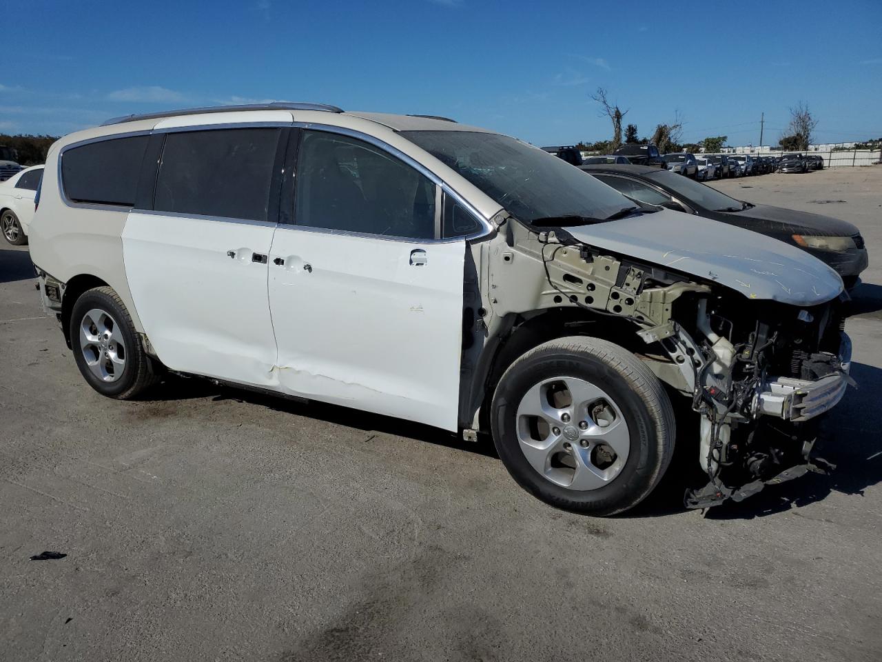 Lot #3049522746 2017 CHRYSLER PACIFICA T