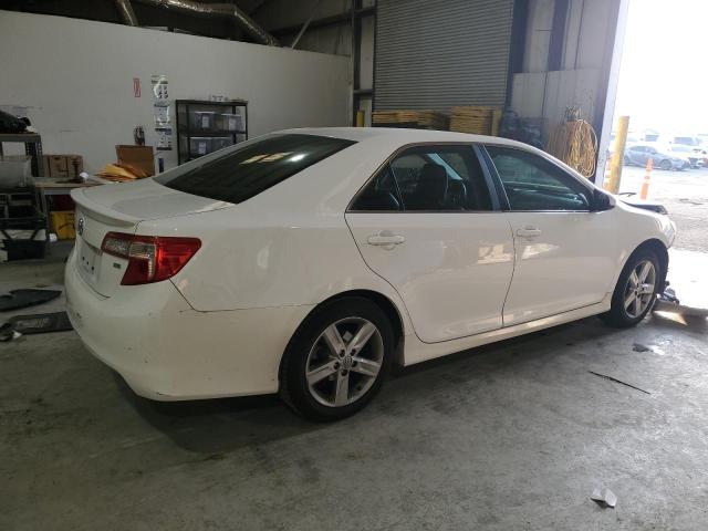 VIN 4T1BF1FK7EU411610 2014 TOYOTA CAMRY no.3