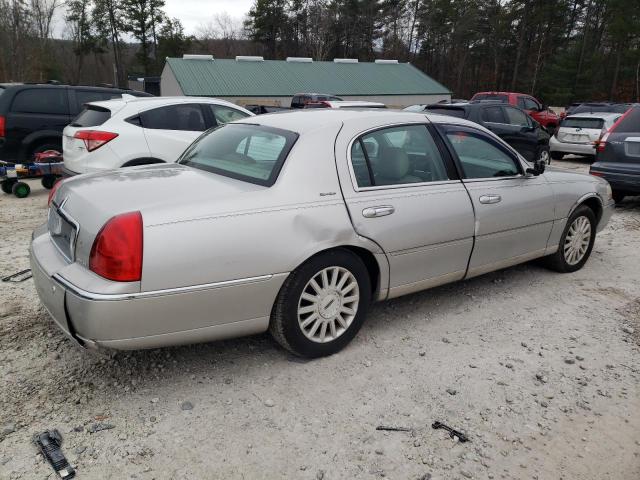 LINCOLN TOWN CAR S 2003 silver  gas 1LNHM82W43Y628894 photo #4