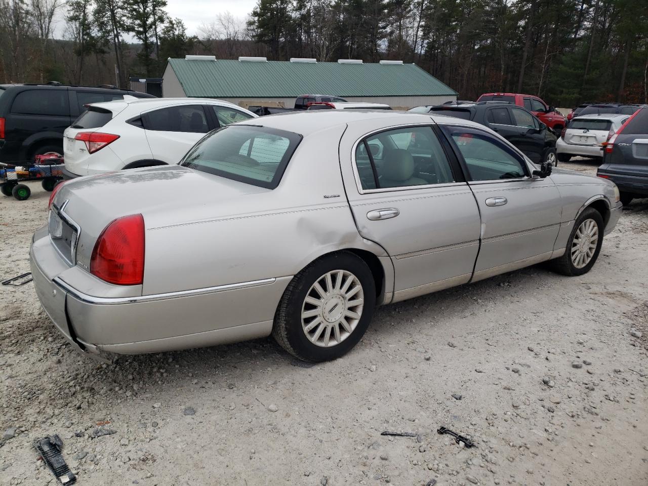 Lot #3041867446 2003 LINCOLN TOWN CAR S