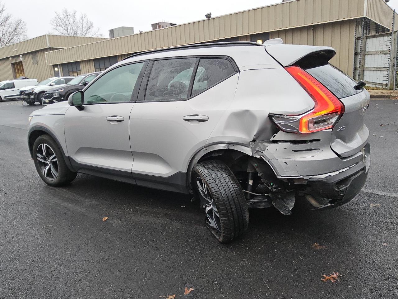 Lot #3025866508 2024 VOLVO XC40 CORE