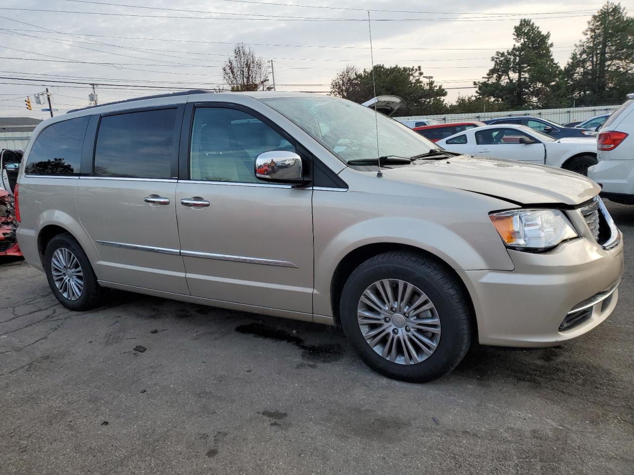 Lot #3029466725 2014 CHRYSLER TOWN & COU