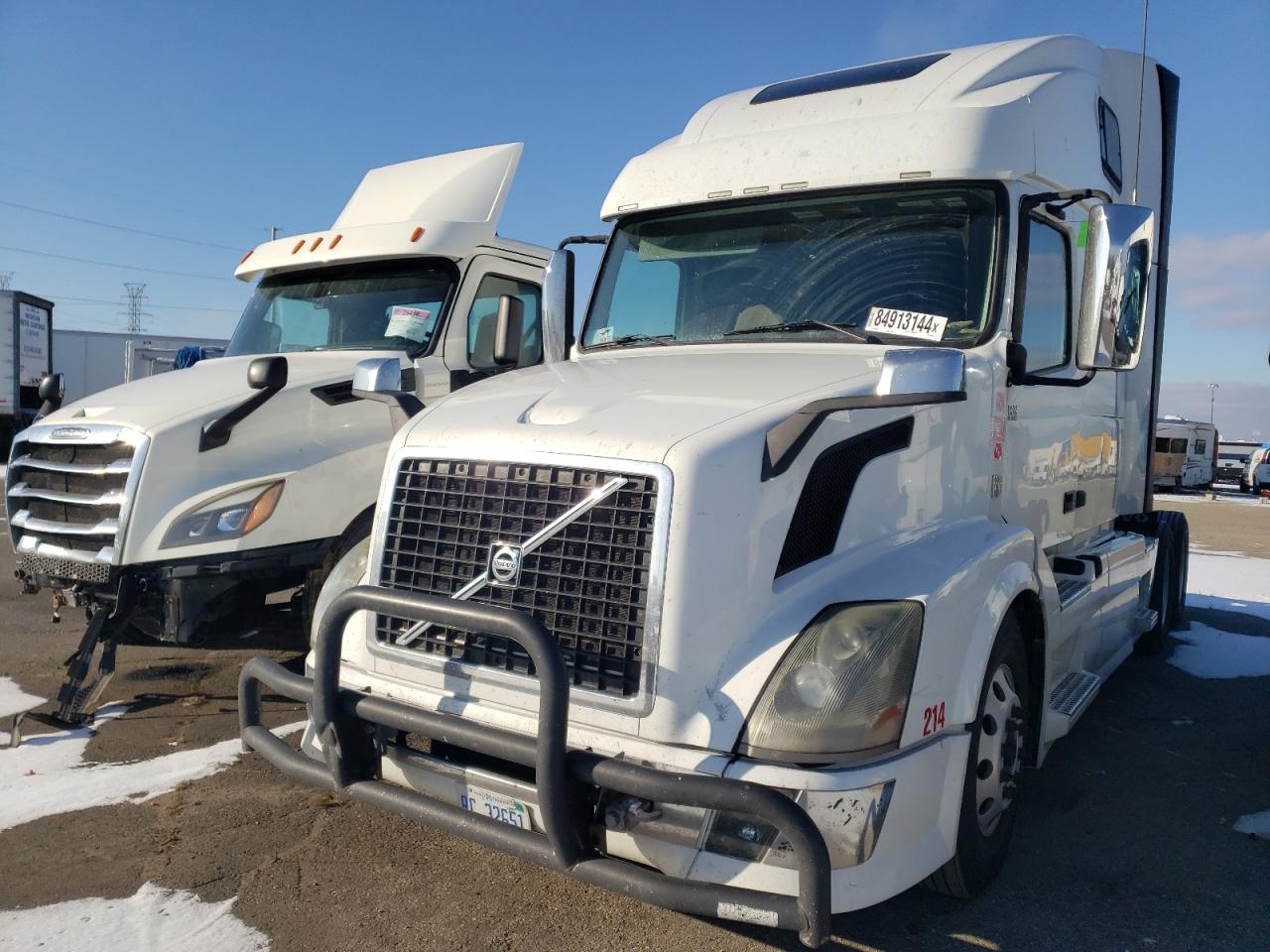 Lot #3027045812 2014 VOLVO VN VNL