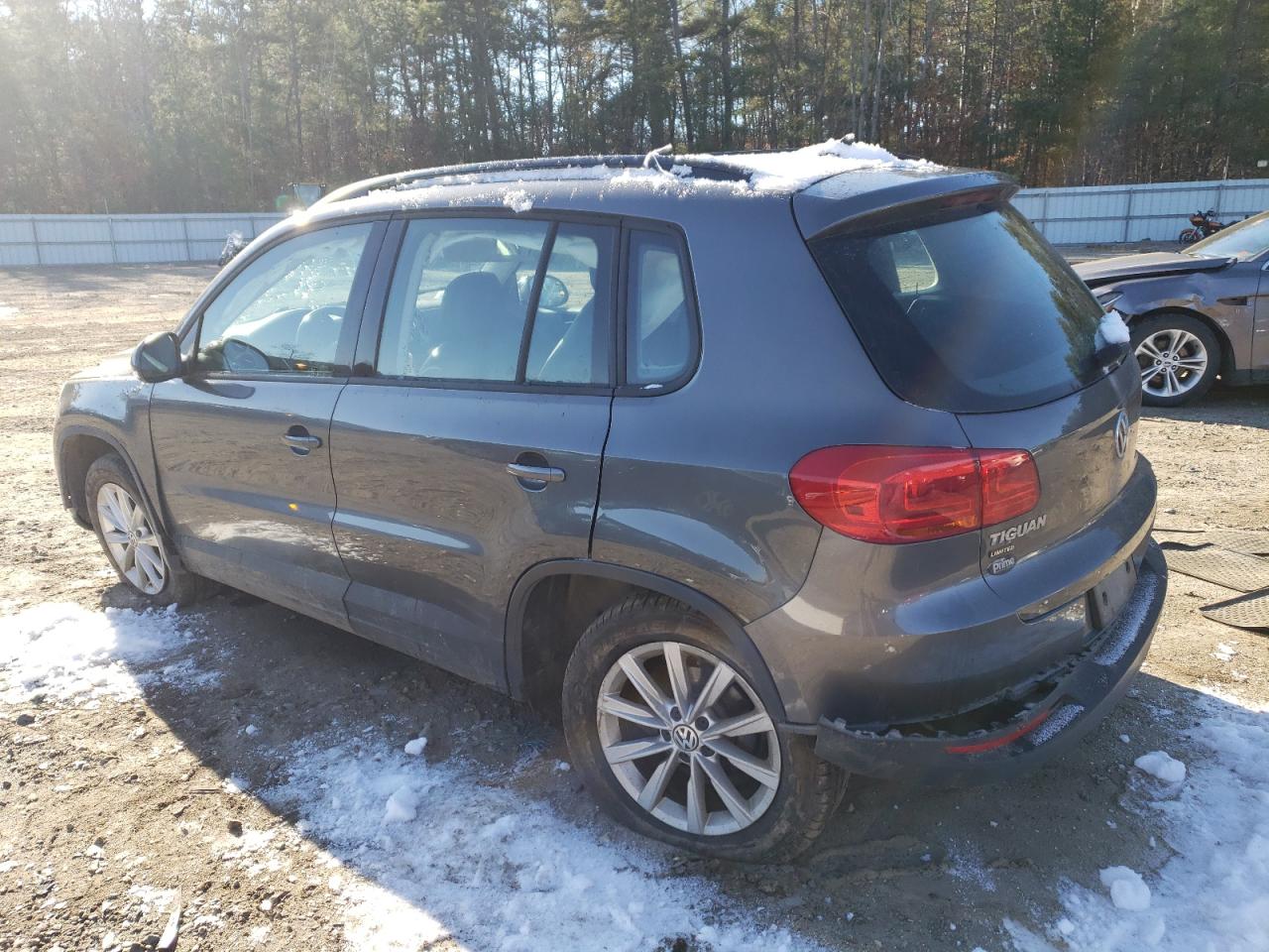 Lot #3024427545 2018 VOLKSWAGEN TIGUAN LIM