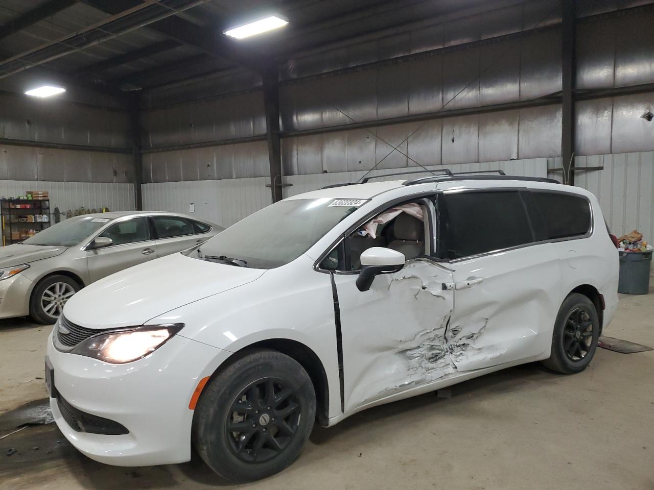  Salvage Chrysler Minivan