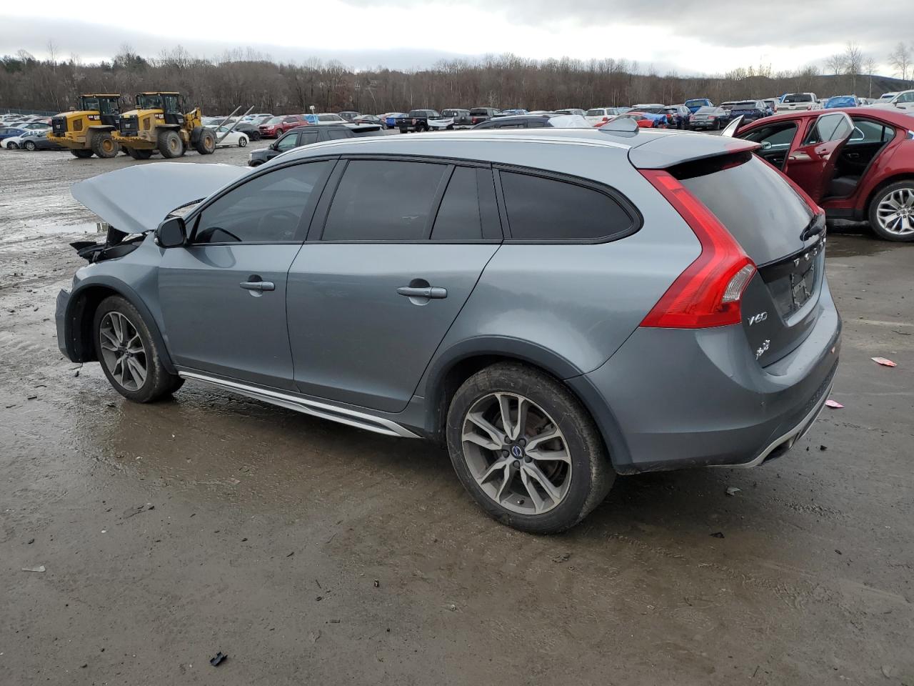 Lot #3034375117 2017 VOLVO V60 CROSS