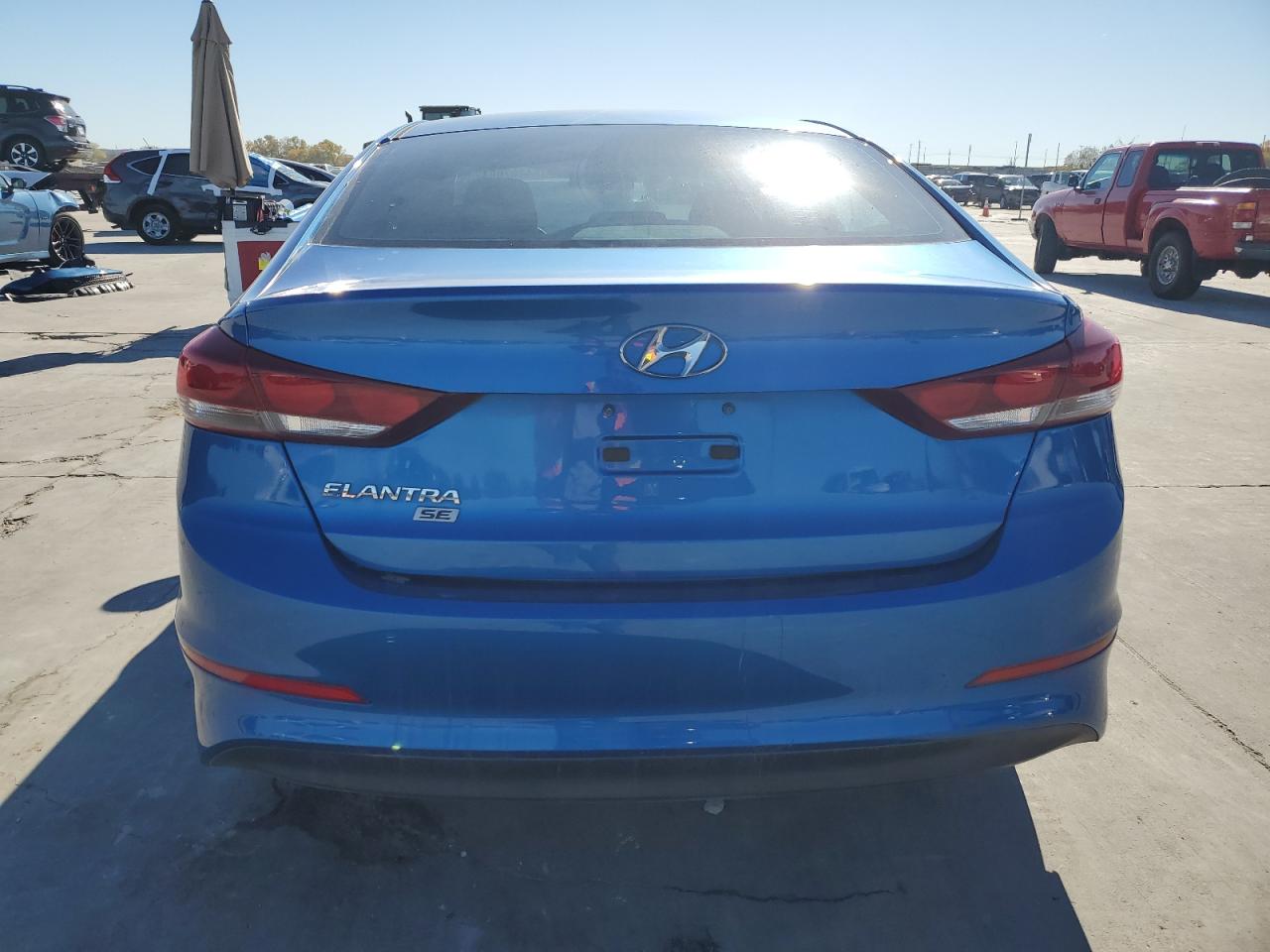 Lot #3030621123 2018 HYUNDAI ELANTRA SE