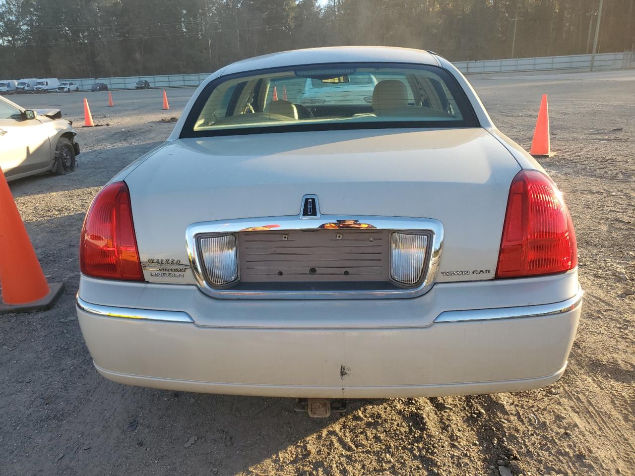 Lot #3044627212 2007 LINCOLN TOWN CAR S