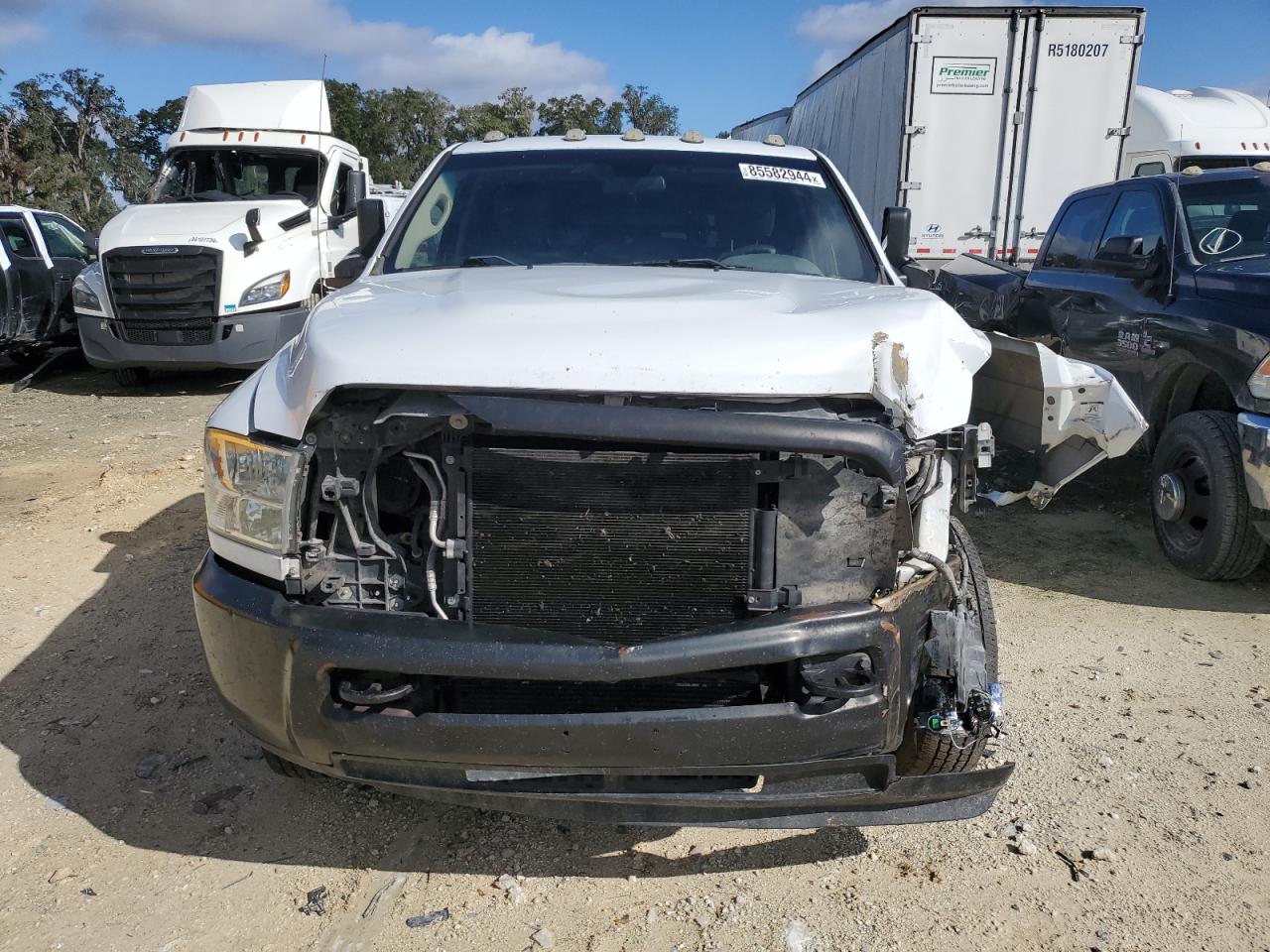 Lot #3297115505 2018 RAM 3500 CAB & CHASSIS T