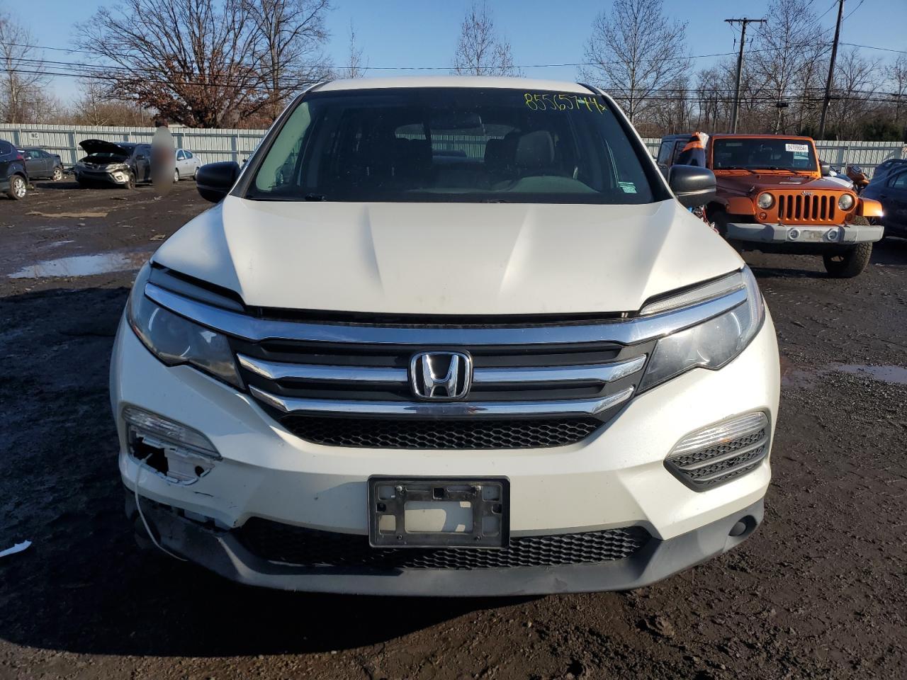 Lot #3033011018 2017 HONDA PILOT LX