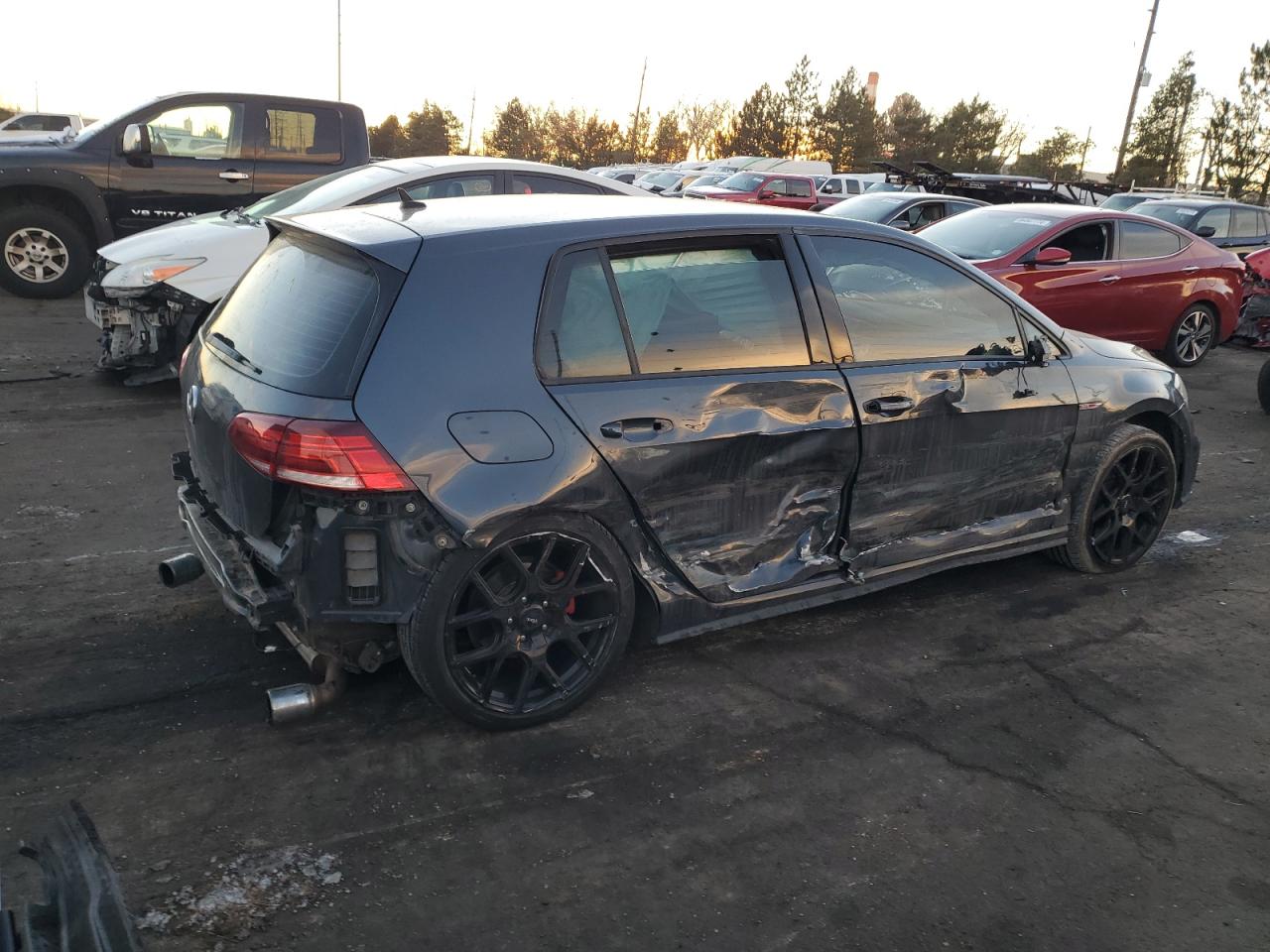 Lot #3038071186 2018 VOLKSWAGEN GTI S/SE