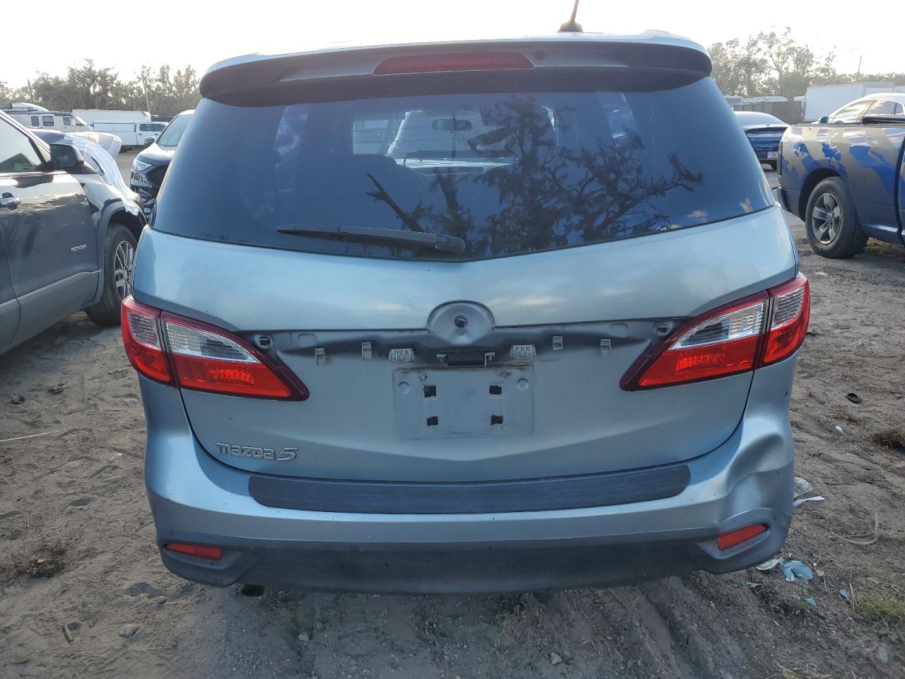 Lot #3030645101 2012 MAZDA 5