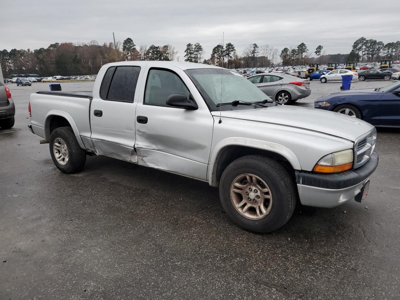 Lot #3028527940 2004 DODGE DAKOTA QUA