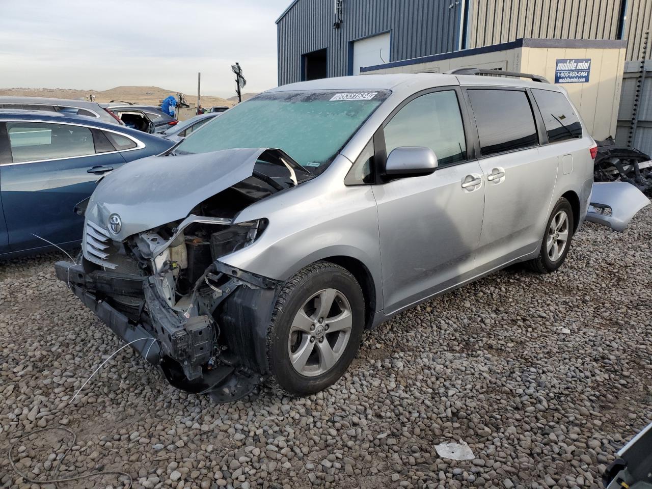  Salvage Toyota Sienna