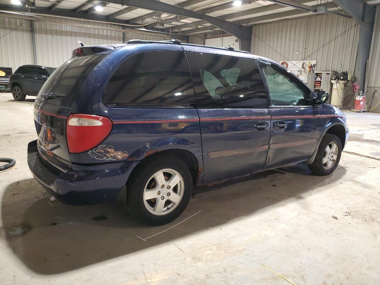 Lot #3041823457 2006 DODGE CARAVAN SX