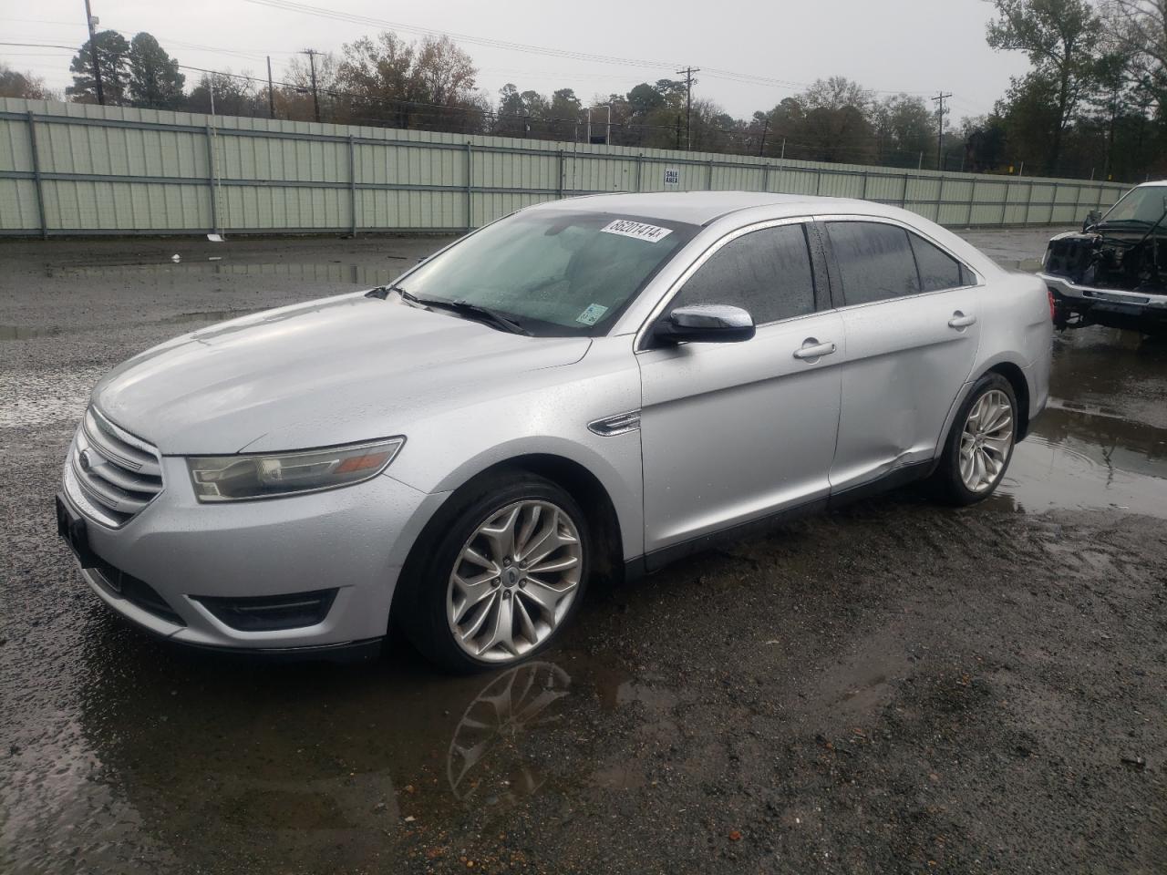 Lot #3034341064 2013 FORD TAURUS LIM