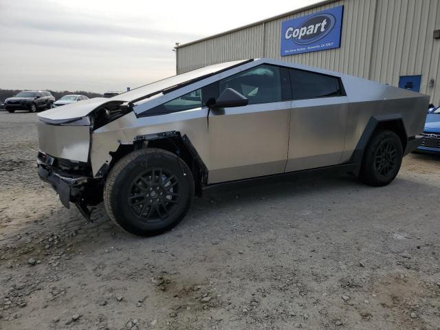 TESLA CYBERTRUCK