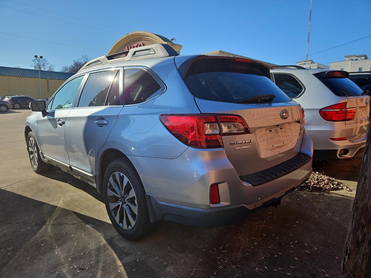 Lot #3033052004 2015 SUBARU OUTBACK 2.