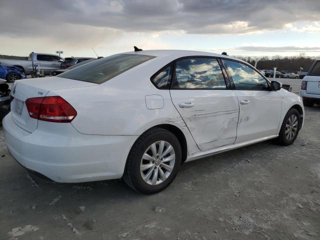 2015 VOLKSWAGEN PASSAT S - 1VWAT7A34FC013206