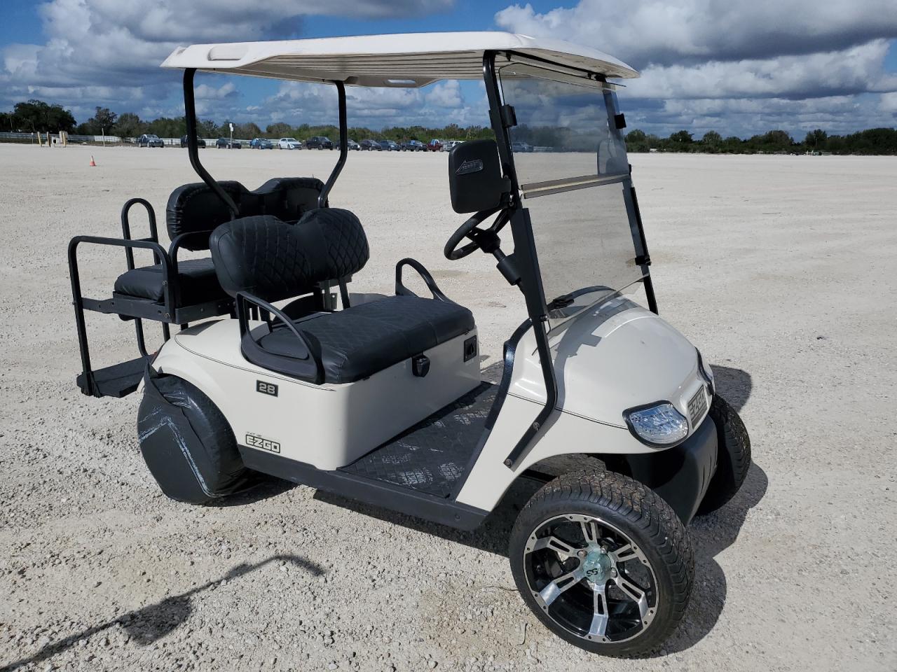 Lot #3050445244 2017 GOLF CART