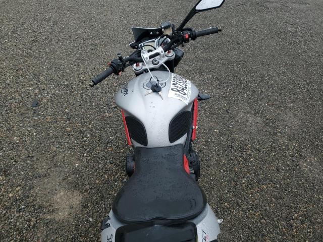 2015 TRIUMPH MOTORCYCLE STREET TRI SMTL03NE4FT687642