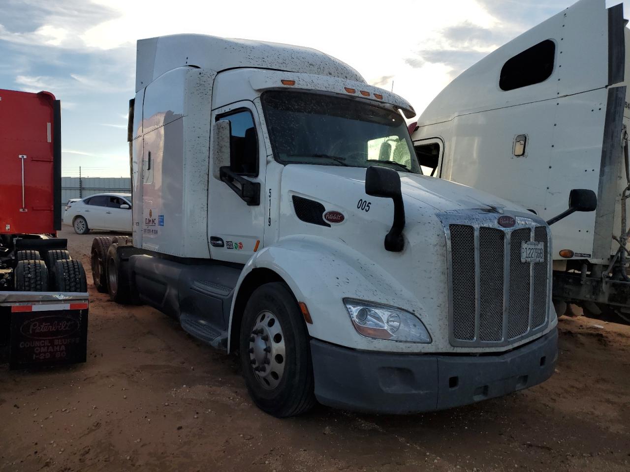 Lot #3033366801 2019 PETERBILT 579