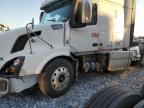 Lot #3027130811 2016 VOLVO VN VNL