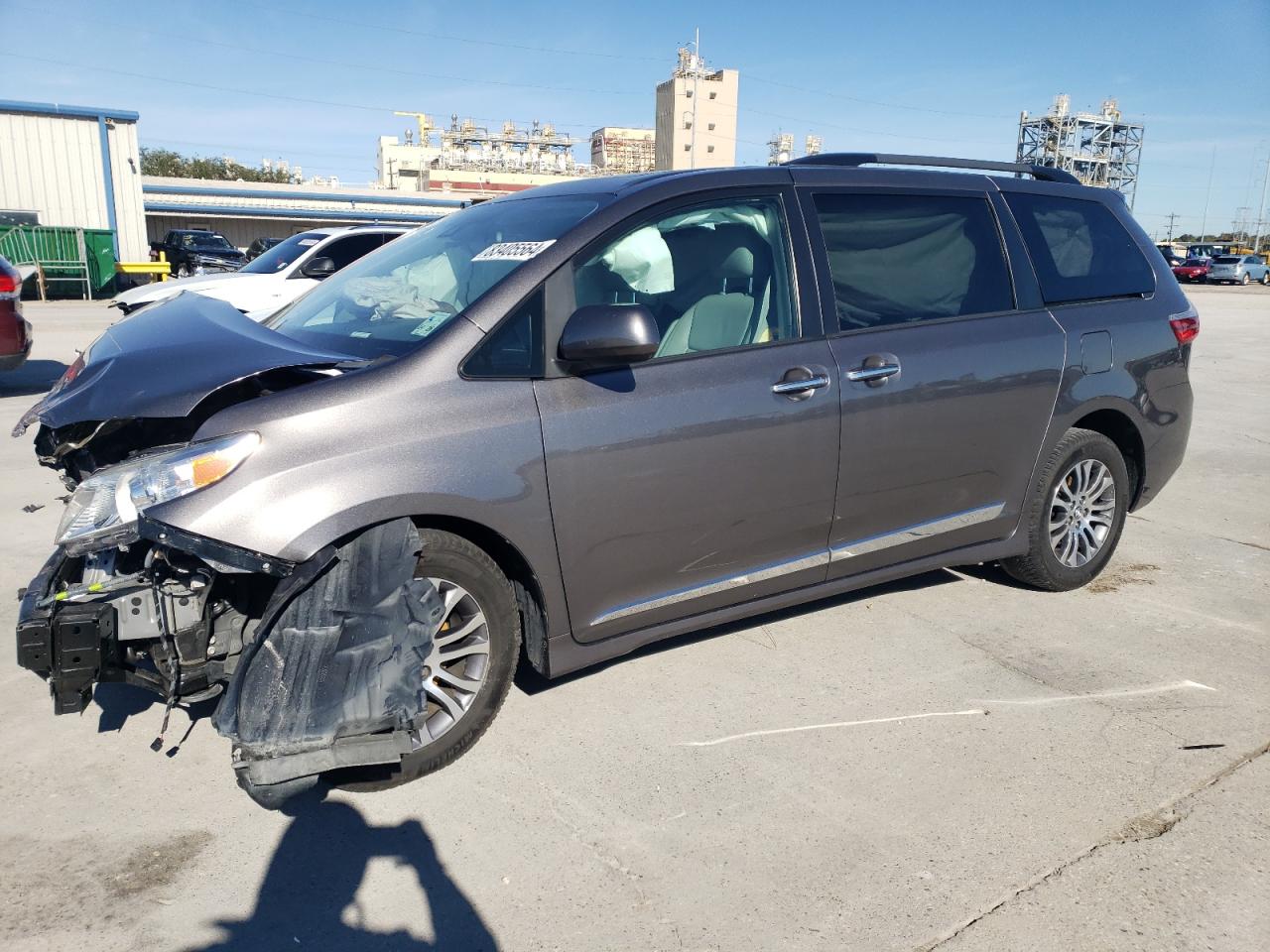 Lot #3033291864 2018 TOYOTA SIENNA XLE