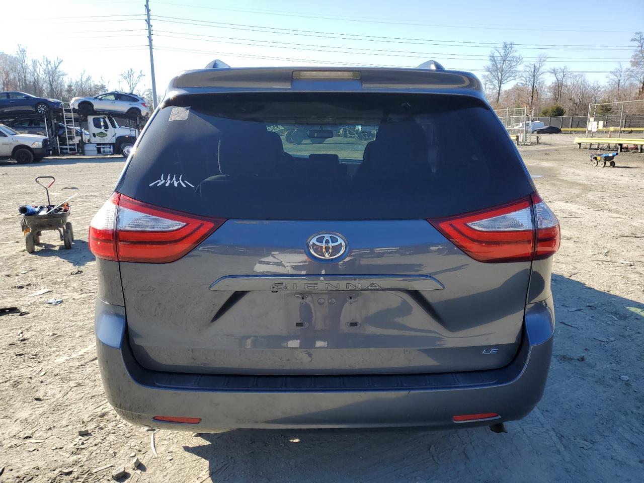 Lot #3037160522 2015 TOYOTA SIENNA LE