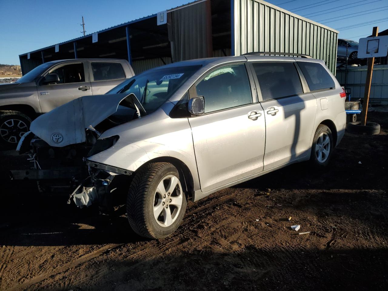  Salvage Toyota Sienna