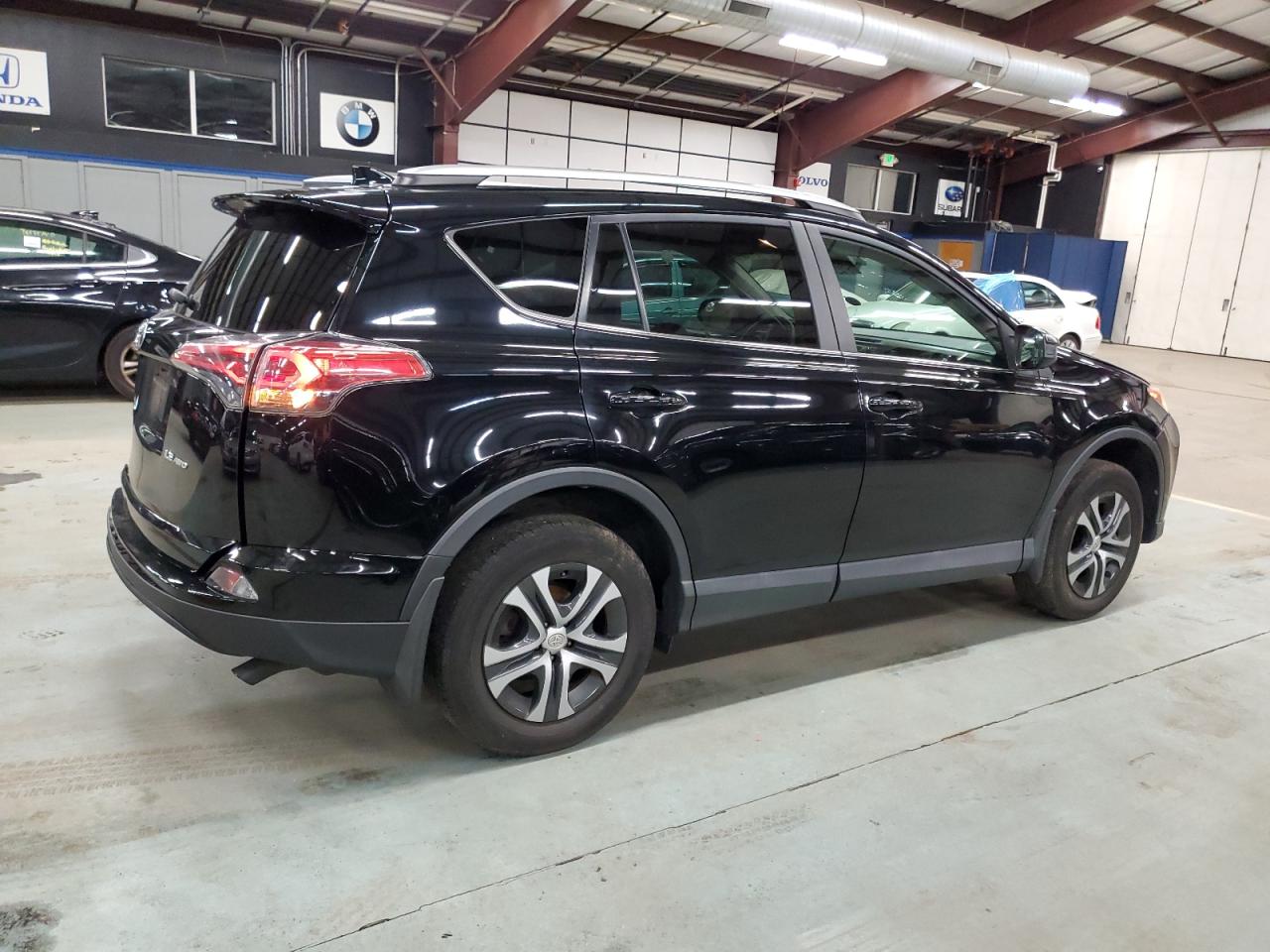 Lot #3041908848 2017 TOYOTA RAV4 LE