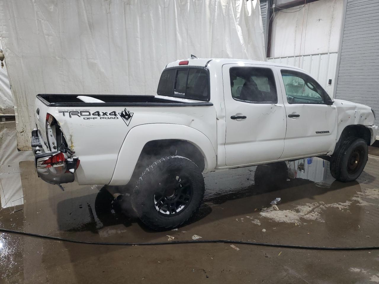 Lot #3033012042 2015 TOYOTA TACOMA DOU