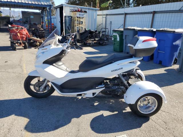 DAIX SCOOTER 2022 white   L37LMGFU1NZ050470 photo #4