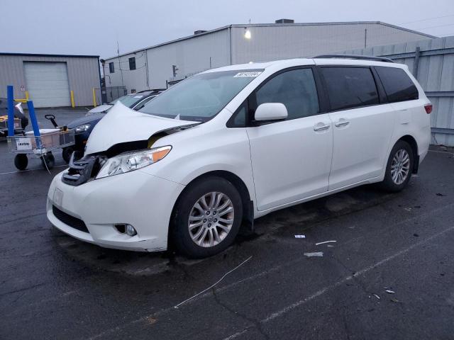 2015 TOYOTA SIENNA XLE - 5TDYK3DC1FS652182