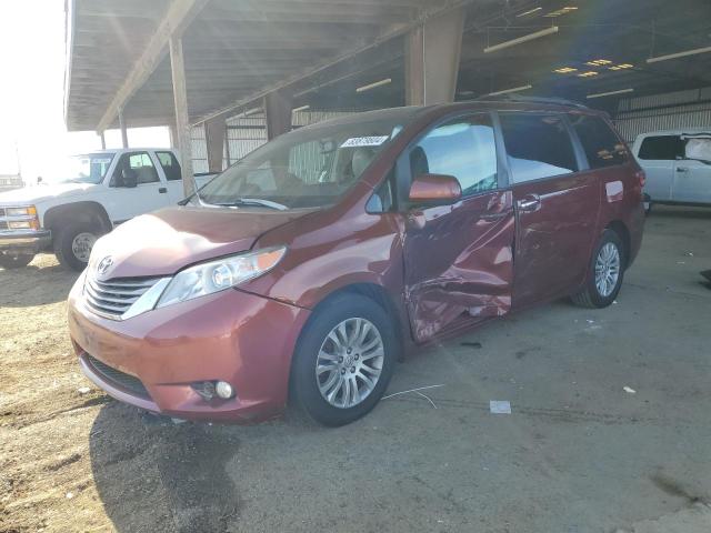 2017 TOYOTA SIENNA XLE #3029479701