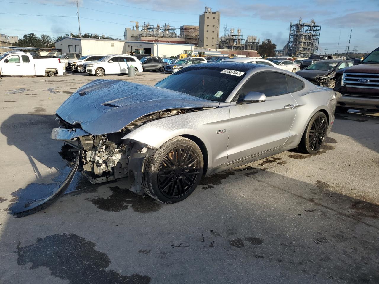  Salvage Ford Mustang