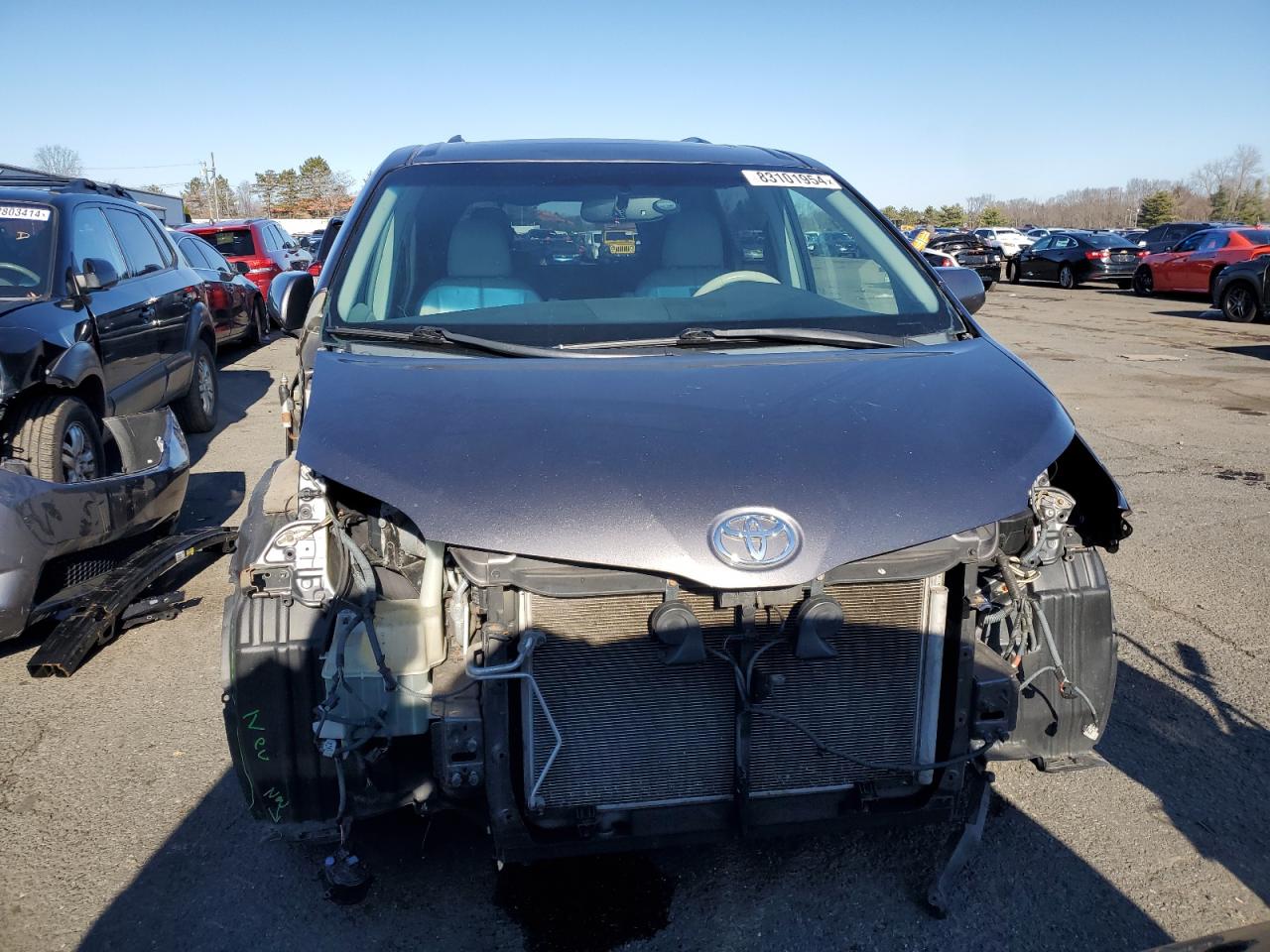 Lot #3033010040 2011 TOYOTA SIENNA XLE