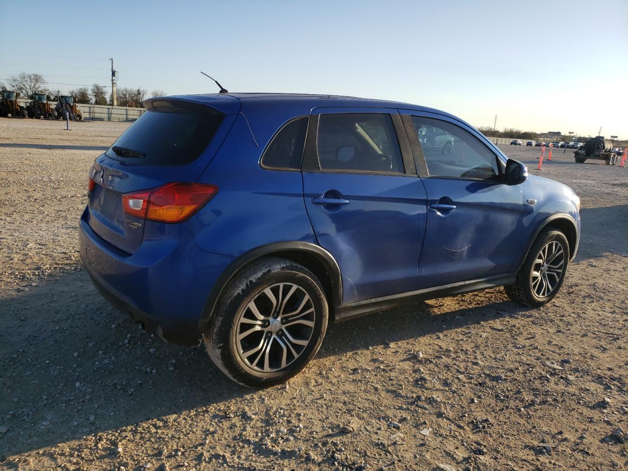 Lot #3028538920 2016 MITSUBISHI OUTLANDER