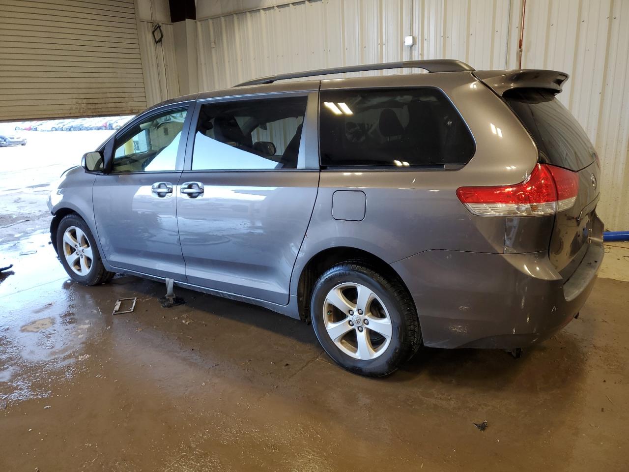 Lot #3029511356 2013 TOYOTA SIENNA LE