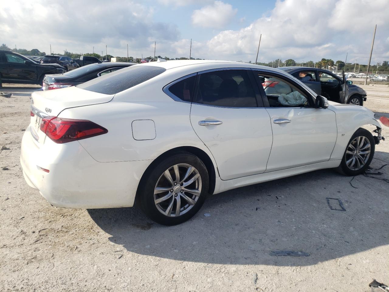 Lot #3053140622 2015 INFINITI Q70 3.7