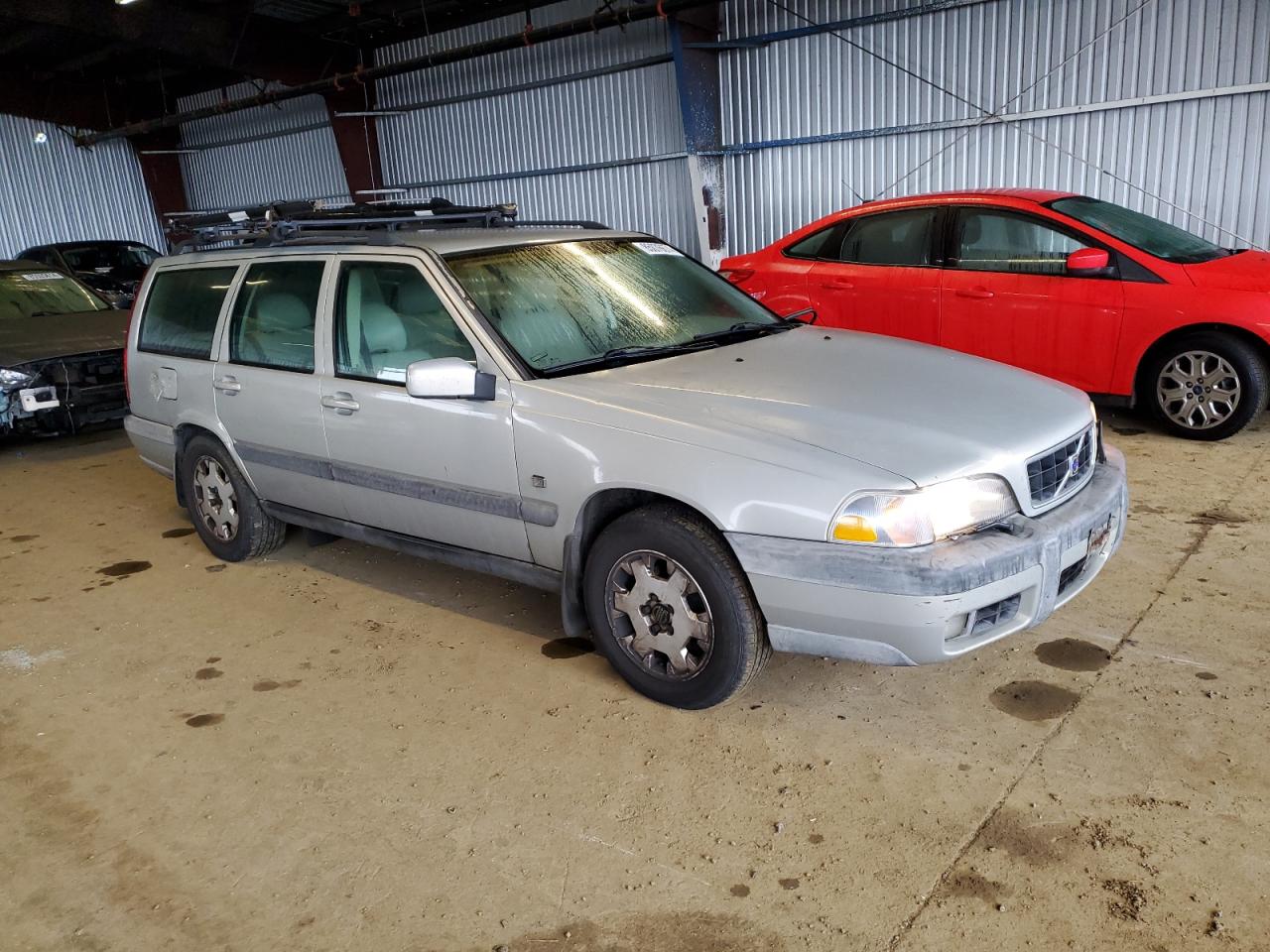 Lot #3055226980 2000 VOLVO V70 XC