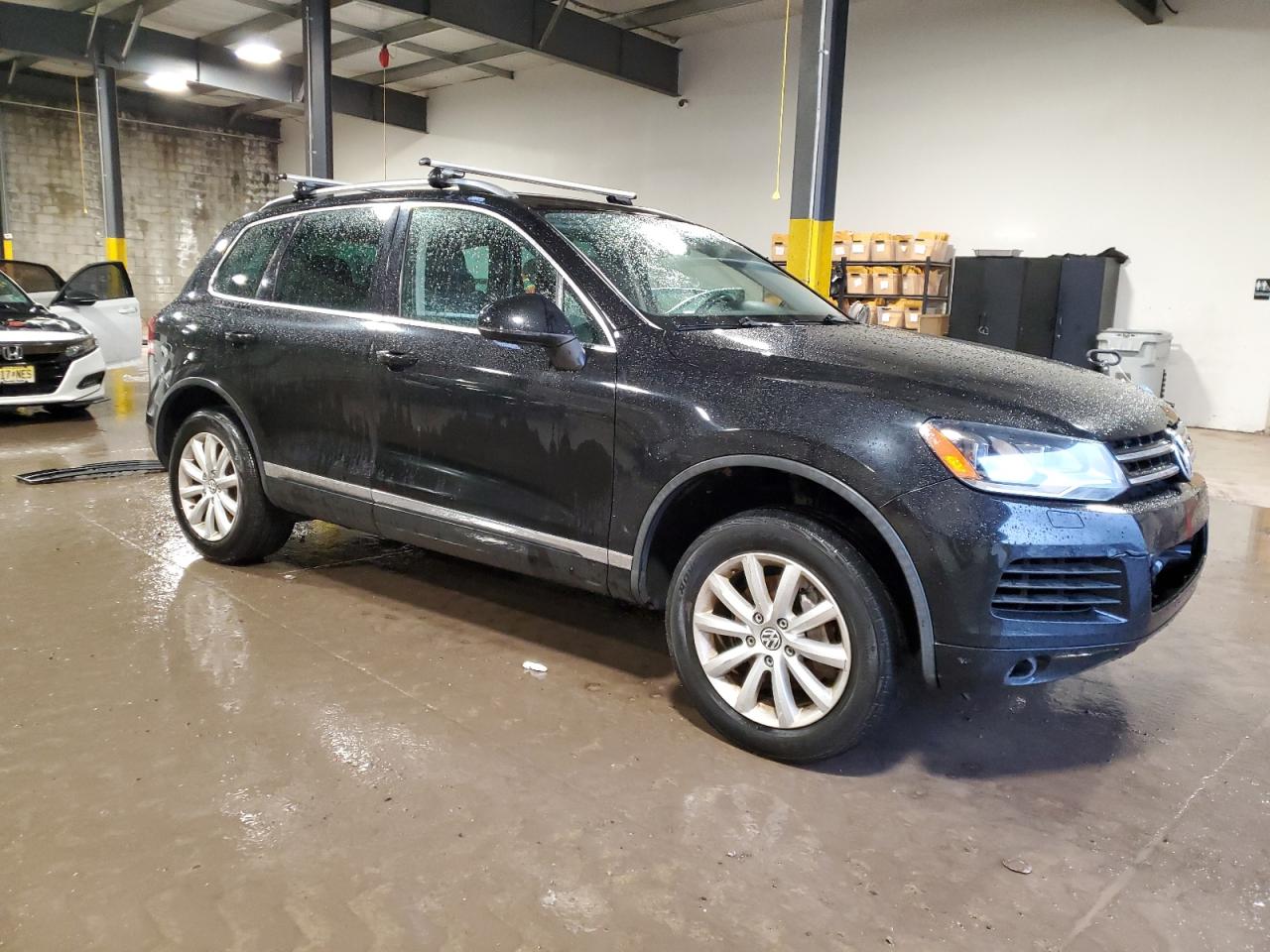 Lot #3028618933 2011 VOLKSWAGEN TOUAREG V6