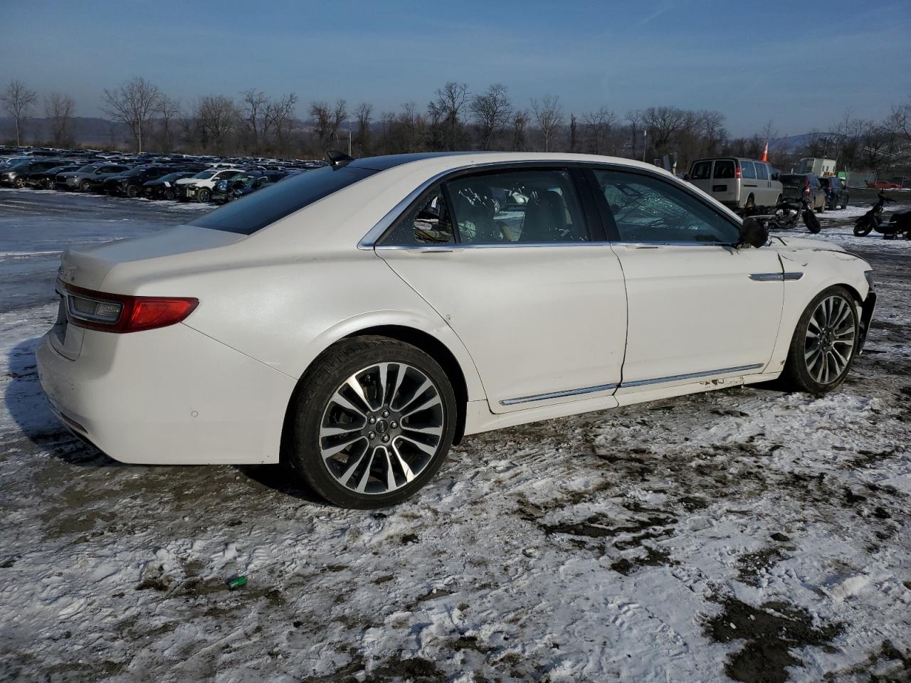 Lot #3049493714 2018 LINCOLN CONTINENTA