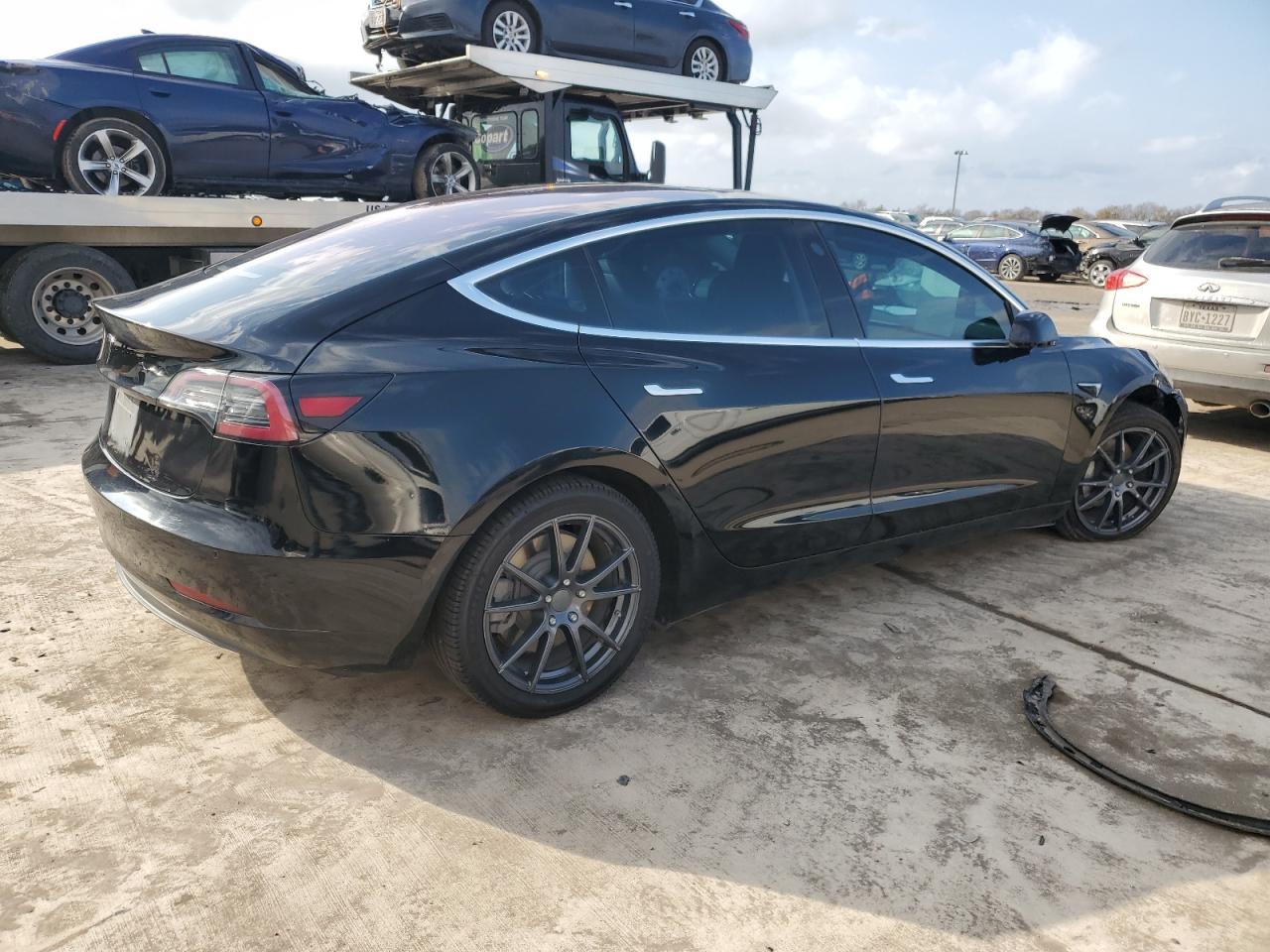 Lot #3034400075 2018 TESLA MODEL 3